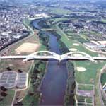 写真：豊田大橋（とよたおおはし） ニールセンローゼ橋（バスケットハンドル形）周辺