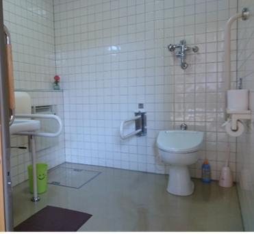 小原福祉センターふくしの里 多目的トイレ 屋内一般利用者用02