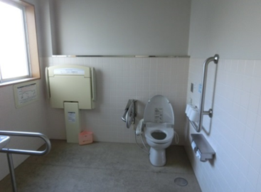 高岡中学校  トイレ02