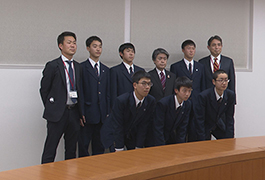写真：豊田高等特別支援学校サッカー部が市長訪問
