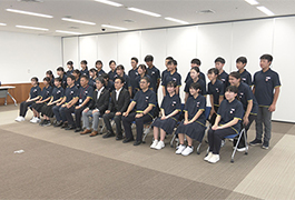 写真：中学生海外派遣団が市長･議長訪問