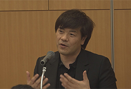 写真：芥川賞作家の平野啓一郎さん 中央図書館で講演
