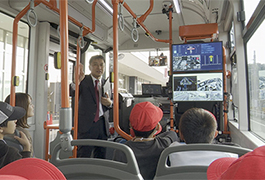 写真：自動運転バス運行実証実験 試乗体験会