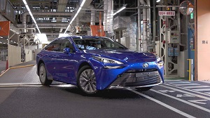 写真:生産中のMIRAI