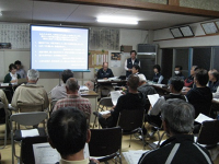 写真　地区別意見交換会での発表の様子