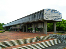 写真　愛知県立芸術大学の外観