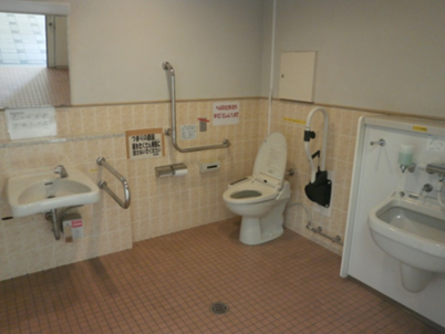 1階　トイレ02