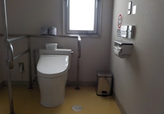 写真:藤岡体育センター トイレ 便器のまわり