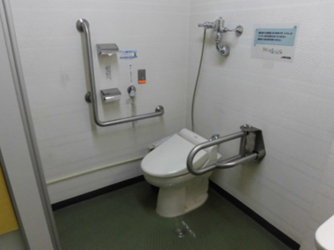 上郷支所1階多目的トイレ02