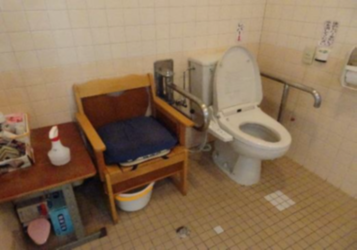 老人福祉センター　ぬくもりの里 西側トイレ02