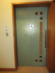 老人福祉センター　豊寿園　多目的トイレ 2階01