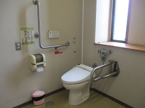 末野原交流館 多目的トイレ2階　内観　手すりあり