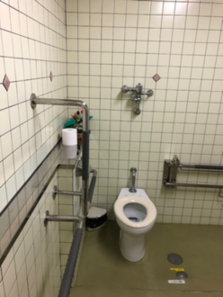 棒の手会館1階　多目的トイレ02