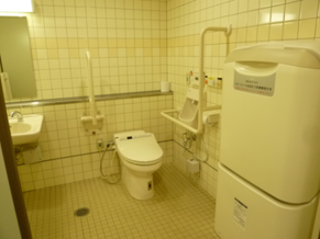 渡刈クリーンセンター　多目的トイレ02