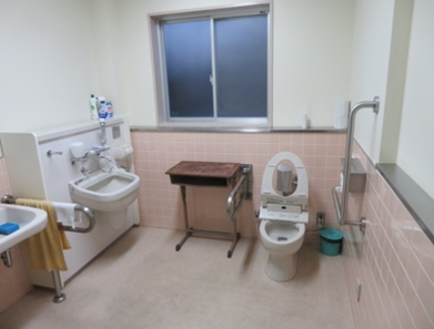上郷中学校  トイレ02