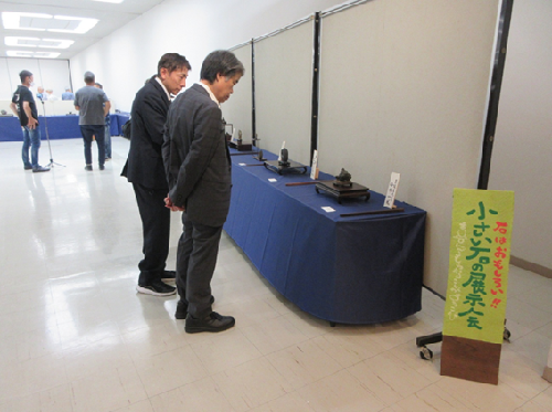 小さい石の展示会 7月4日(土曜日)