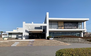 豊田市郷土資料館（旧図書館文化財倉庫）　外観