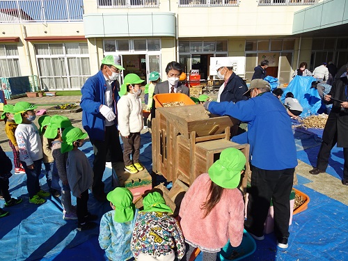 大豆選別体験　12月9日（木曜日）