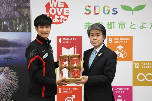 北京オリンピックショートトラックで入賞した吉永一貴選手が訪問　4月5日（火曜日）