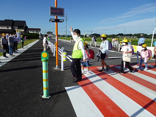 横断歩道の電子表示板設置　9月21日（水曜日）