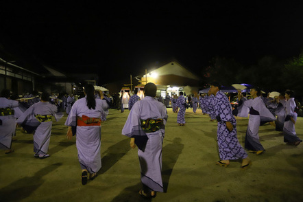 手踊り