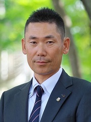 顔写真：青戸　慎司氏