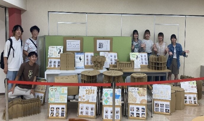 「いつどこスツール」展示イメージ