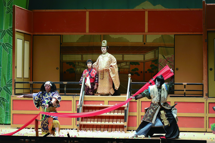 小原歌舞伎保存会による演目「奥州安達ケ原　三段目　袖萩祭文の場」の様子