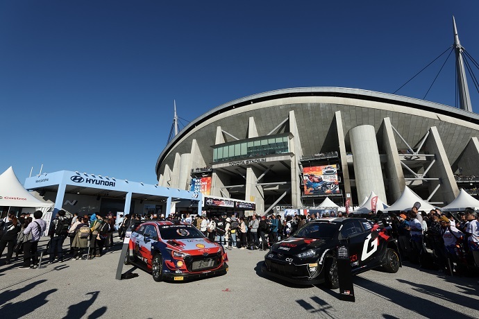 「サービスパーク（車両整備会場）」となった豊田スタジアム