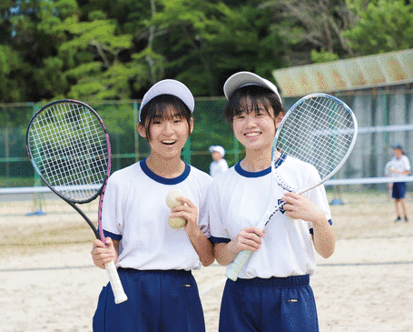 石野中学校ソフトテニス部の生徒