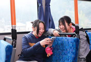 バス通学の様子