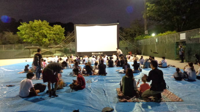 過去の野外映画上映会の様子