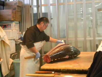 過去のマグロ解体の様子（写真）