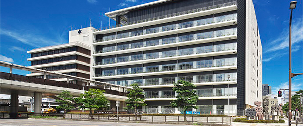 写真：豊田市役所庁舎外観