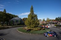 鞍ケ池公園を走るラリーカー02