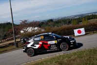 鞍ケ池公園を走るラリーカー03