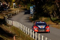 稲武設楽の公道を走るラリーカー