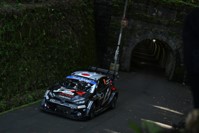 旧伊勢神トンネル（伊世賀美隧道）を走るラリーカー04