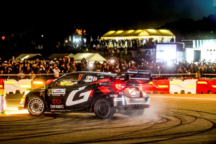 豊田市SSS　豊田大橋下で行われたドーナツターン