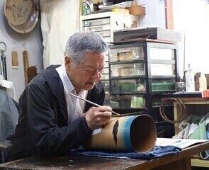 制作中の安藤さん