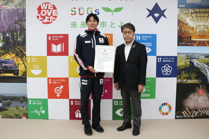 松本選手と太田市長