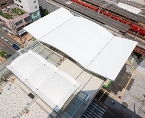 豊田市駅西口の大屋根
