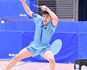 篠塚 大登 選手