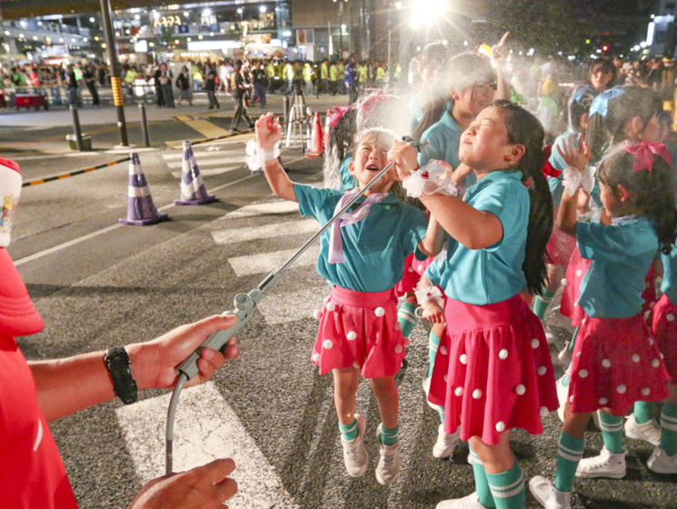 写真：おいでん総踊り