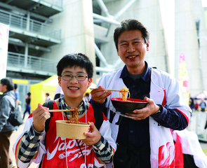 ラリージャパン2025キッチンカーの食事