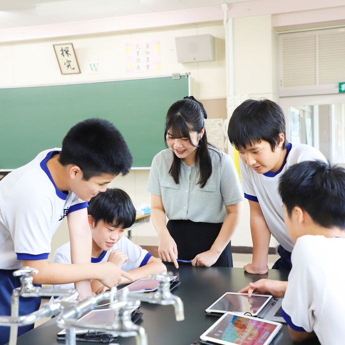 情報文化部の指導の様子