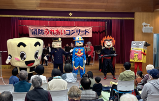 ふれあいコンサートでの着ぐるみによるショー