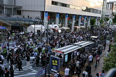 Rally Japan Street Session 2026 ファンイベントに集まる人たち