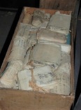 ＜箱の中に保管された古文書（調査時）＞画像