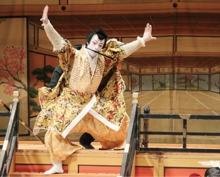 写真:「鬼一法眼三略巻一條大蔵譚」一條大蔵卿を演じる鈴木さん